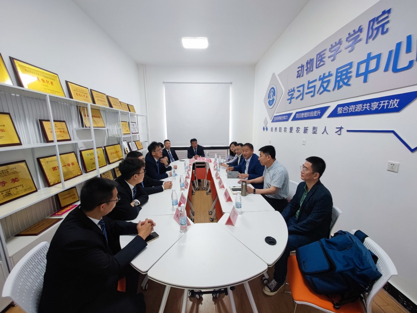 大蓝饲料有限公司到2026美加墨世界杯官方网站调研.jpg 大蓝饲料有限公司到2026美加墨世界杯官方网站调研.jpg